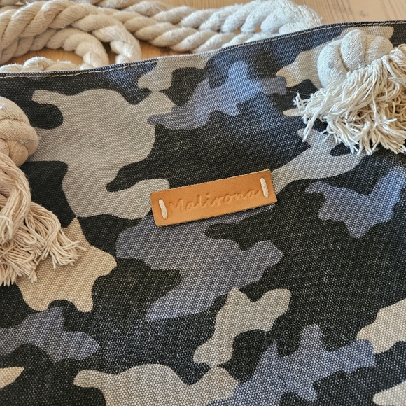 Malirona Women's Tote Bag - Picture 2 of 10